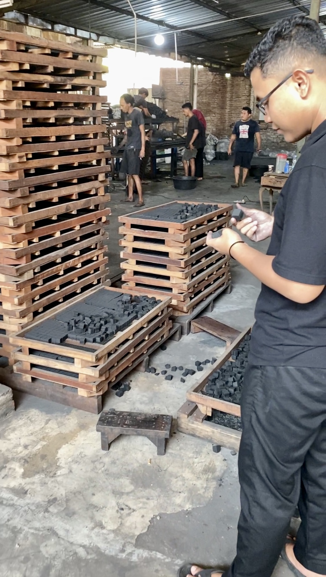 Tempat produksi Premium Shisha Charcoal dari CV. DAABADI FURNICO INDONESIA